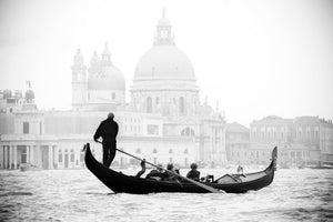 45A Gondola black white